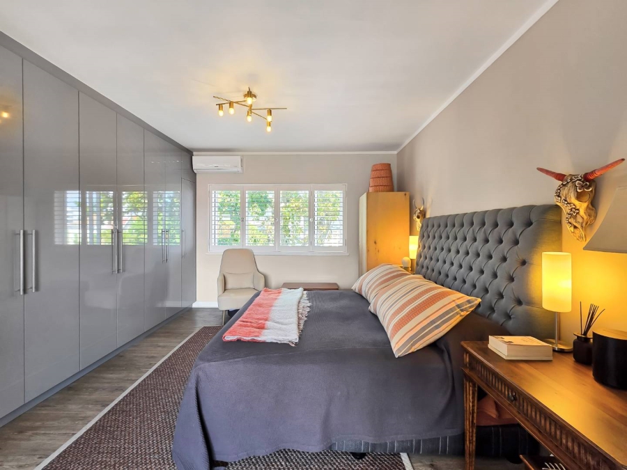 2 Bedroom Property for Sale in Sea Point Western Cape